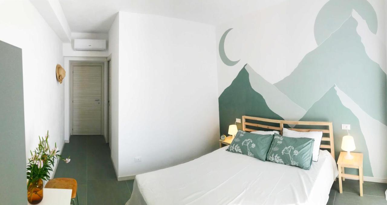 Il Mallo Verde - Lake Como B&B マンデッロ・デル・ラーリオ エクステリア 写真