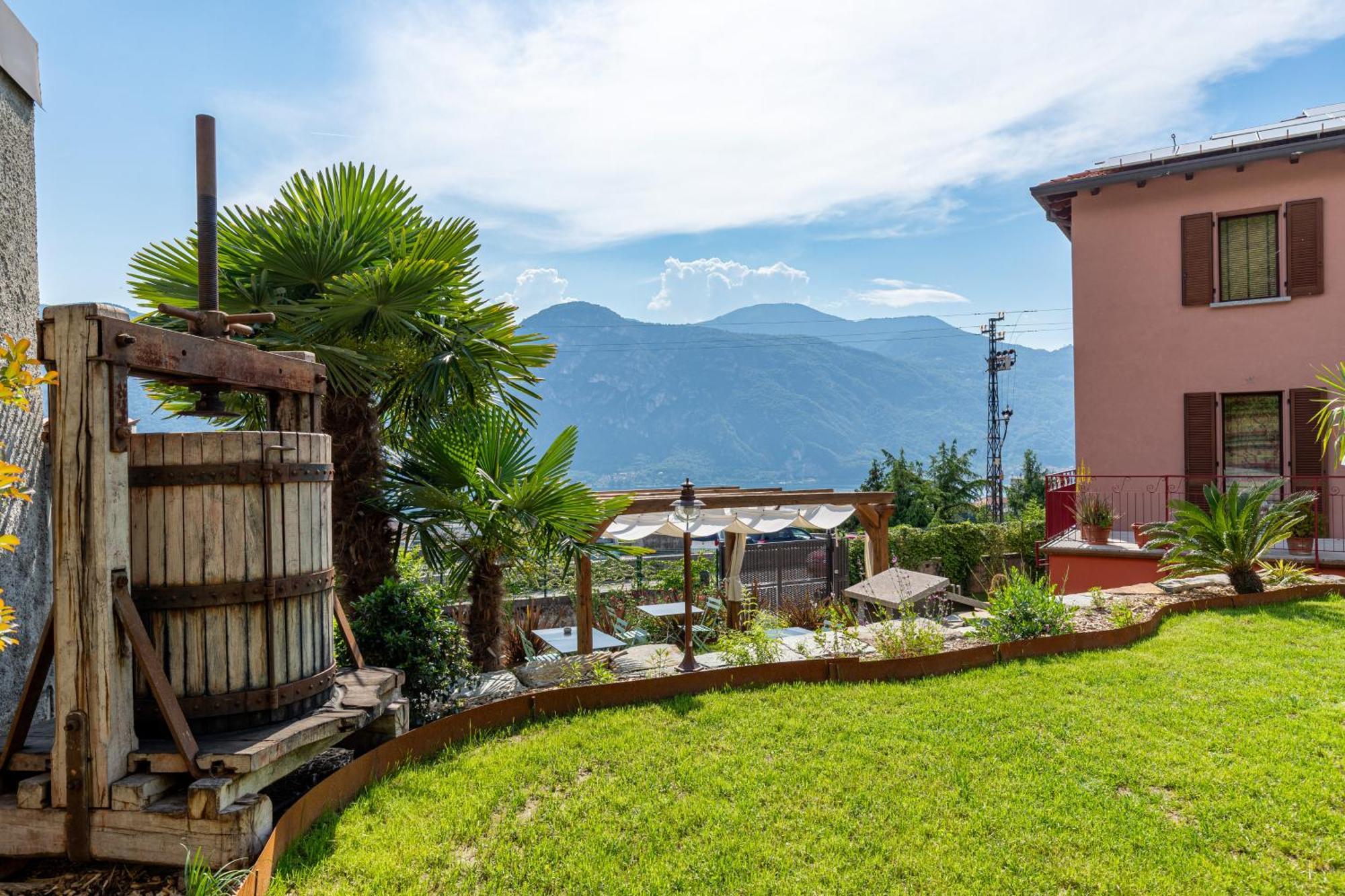 Il Mallo Verde - Lake Como B&B マンデッロ・デル・ラーリオ エクステリア 写真