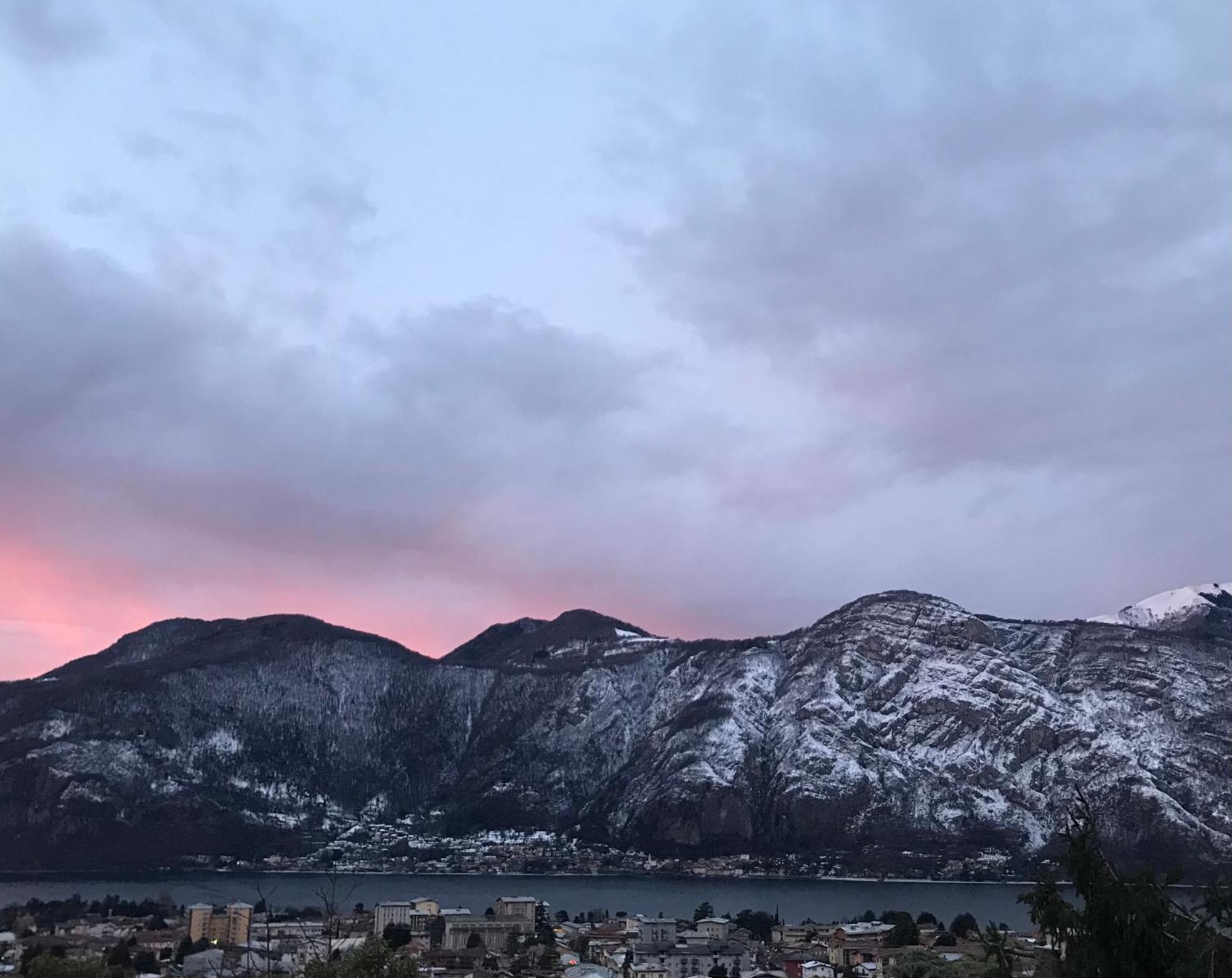 Il Mallo Verde - Lake Como B&B マンデッロ・デル・ラーリオ エクステリア 写真
